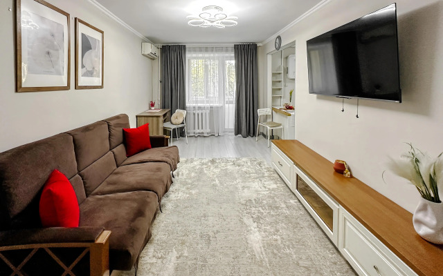 Uyutnaya V Tikhom Rayone Goroda Flat