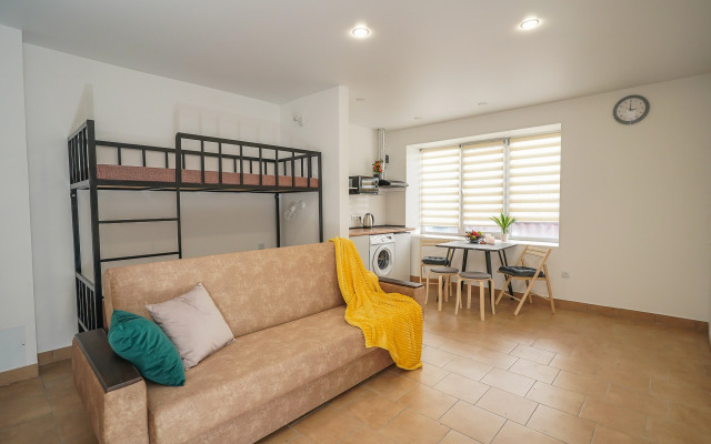 Квартира Стильная новая 2-комнатная студия