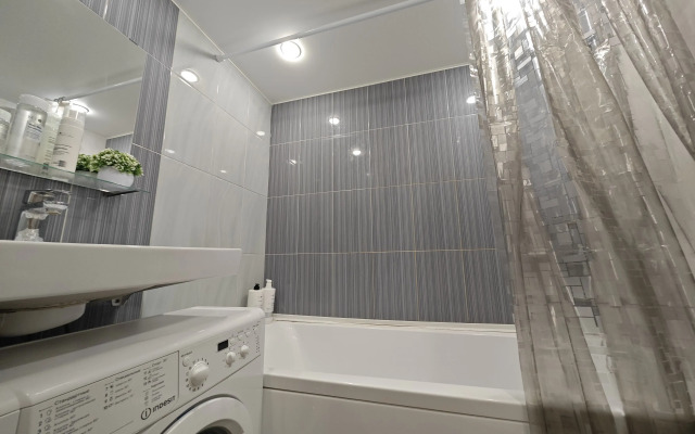 Dvukhurovnevaya Studiya V Tts Galereya 9-18 Apartments