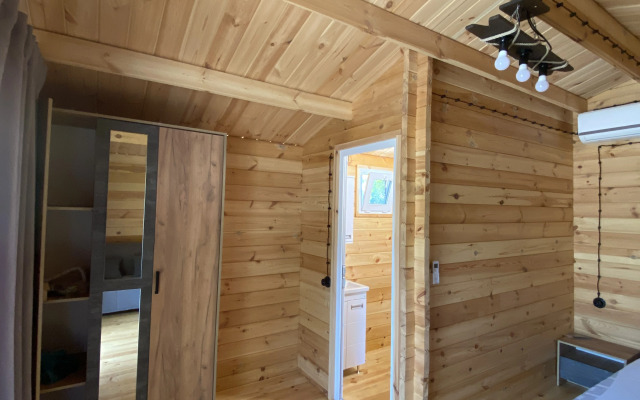 Domiki Lastochka Chalet
