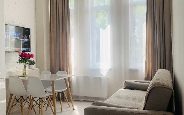 U Muzeya Yantarya Flat