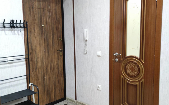 U Tsentra Semyi Kazan Flat