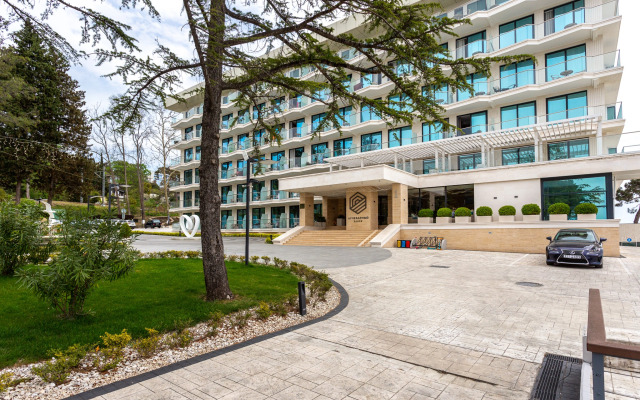 Luch Apartments