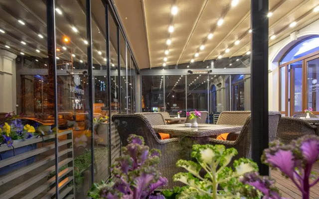 City Avenue Hotel