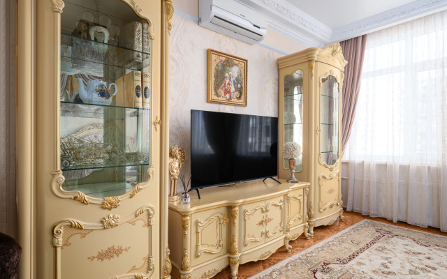 Hotel Monarkh
