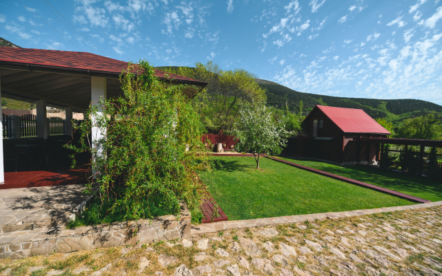 UZUNDZhA Guest House
