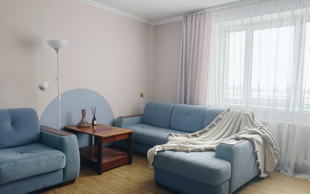 Kvartira Dvukhkomnatnaya S Vidom Na Monastyri Flat