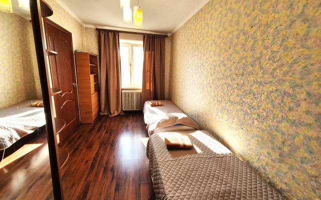 2Kh Komn V Tsentre Na Dzerzhinskogo Flat