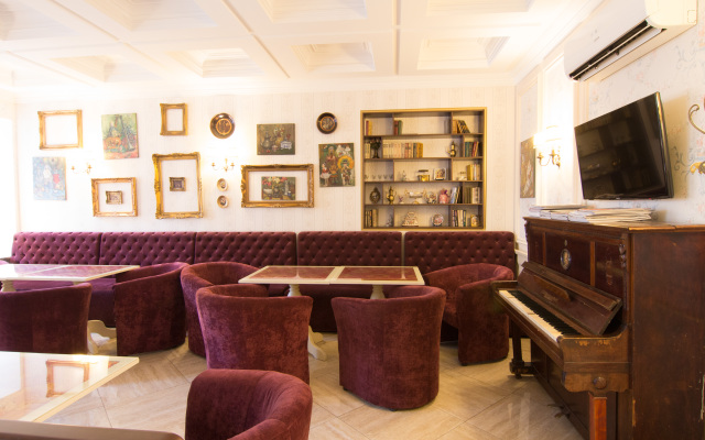 Vintazh Hotel