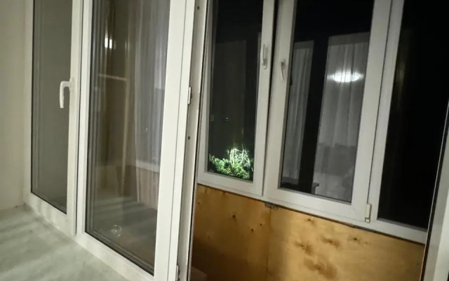 Na Konstitutsii 1 Flat