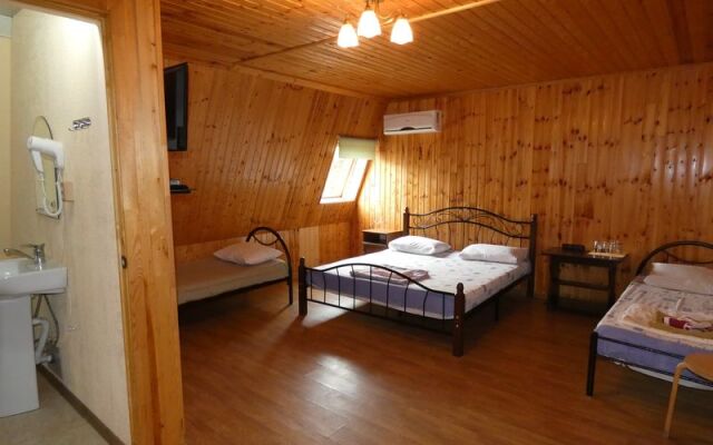 Nora Guest House