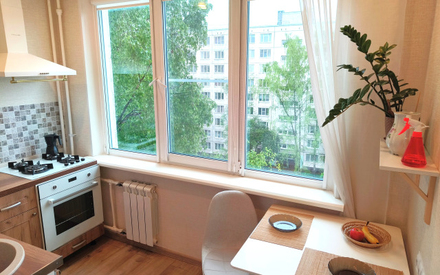 Uyutnaya S Vidom Na Zelyony Dvor Flat