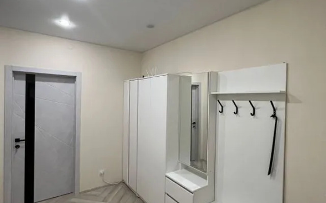 Квартира 2-комнатная квартира на улице Александра Курынова 4