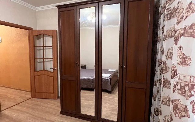 Abaia 61 Zamechatelnaya 4kh Komnatnaya Flat