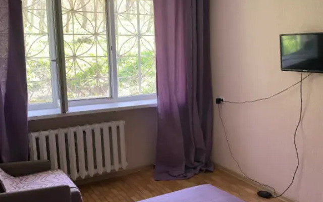 Uyutnaya u podnozhya gory Zheleznaya Flat