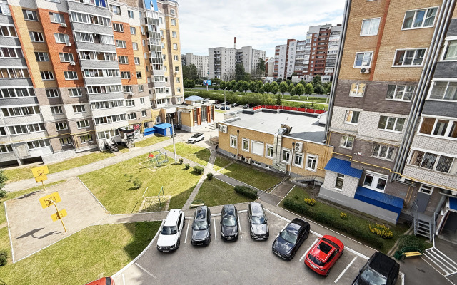 Na Petra Yermolaeva 1 Flat