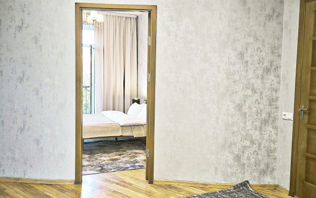 Tsentr Legendarny Dom Pod Shpilem | Ogromnaya Tryoshka Apartments