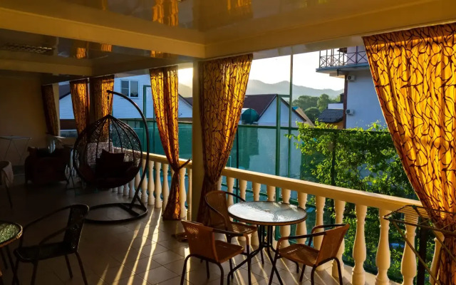 FamilyClub Созвездие - бассейн под облаками