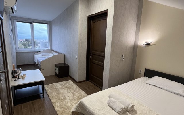 Na Pontiyskoy 16 Guest House