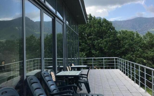 Ani Resort