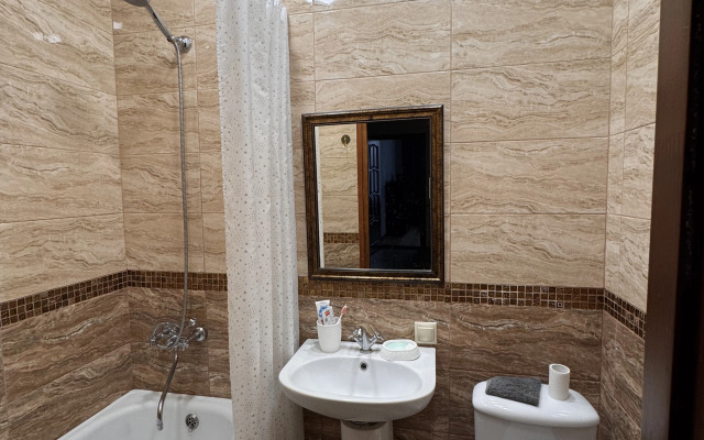 Dvuhkomnatnaya V Tsentre Goroda Flat