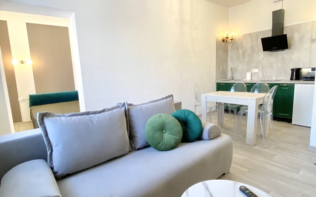 Апартаменты Центр, Апартаменты с камином и огромной ванной