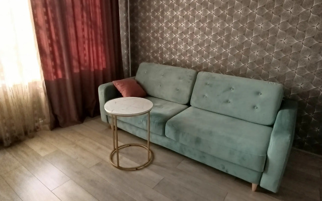Dvuhkomnatanaya s Dvumya Lodzhiyami Flat