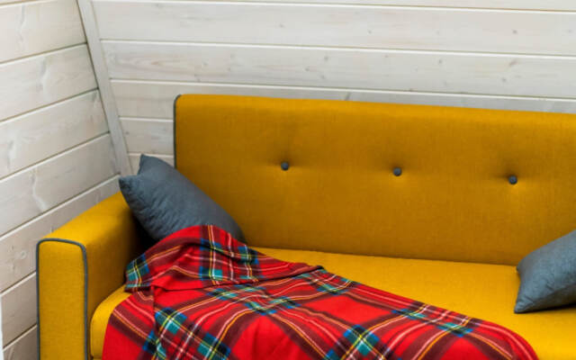 Частный дом в лесу у реки Пра