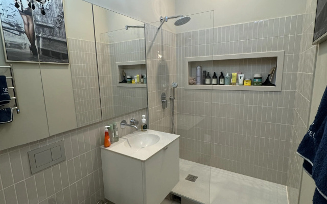 Dizaynerskaya U Kremlya Flat