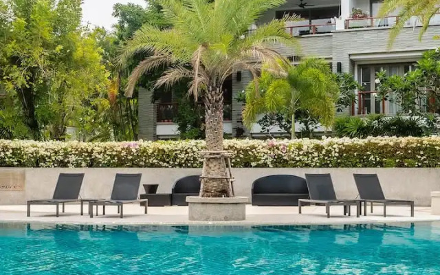 Elegant Beachfront 3Br Condo at Pearl of Naithon Apartments