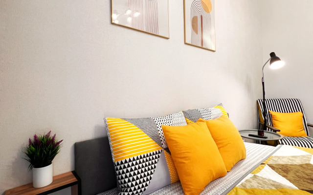 Studiya s Vidom na Gory i Basseyn Apartments