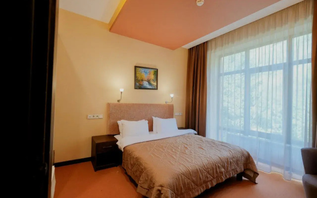 Oi-Qaragai Hotel