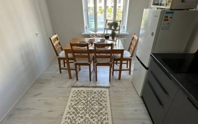 Квартира На Академика Сулейманова 10