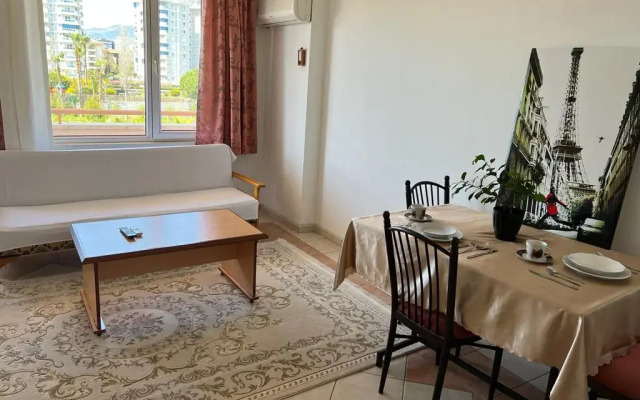 Apartment Hotel White Night