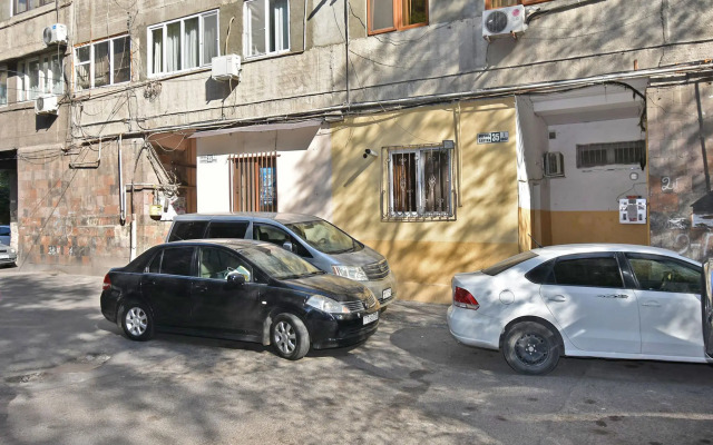 Apartment in Saryan Street Flat