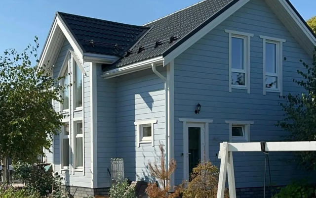 Uyutnyiy domik s baney Guest House