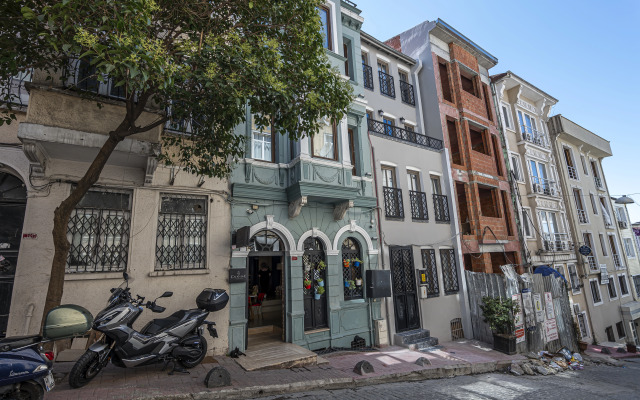 Calanthe Residence Aparthotel