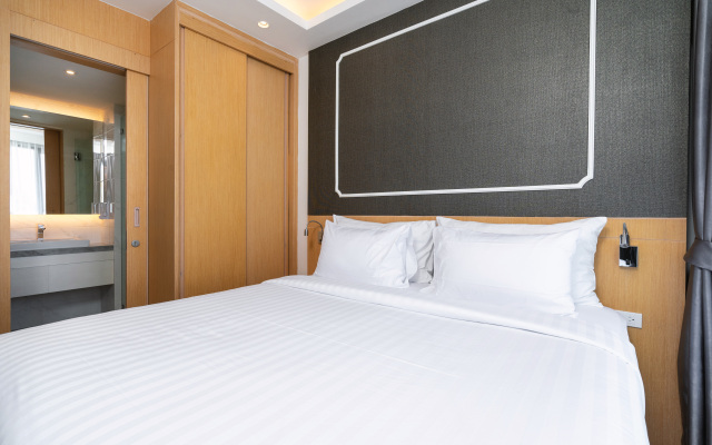 Aristo Beach Resort condo by Roominger Hotel