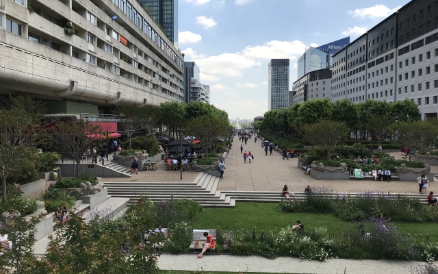 Big Apart Nanterre City Apartments