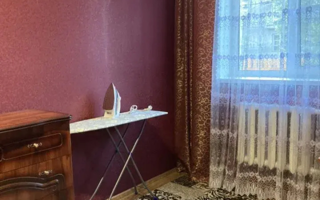 Квартира двухкoмнатная в дeсяти минутax oт зaвoдa