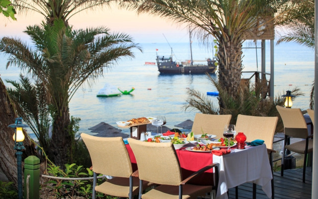 Pirate's Beach Club - Ultra All Inclusive