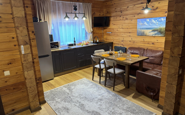 Uyutny Derevyanny Domik U Reki Private House