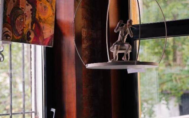 Art House Tolstoy Guest House