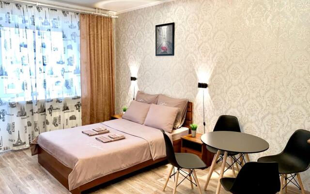 V Novom Dome Flat