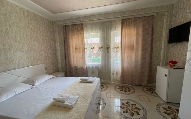 Almast Guest House