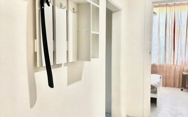 Dvukhkomnatnaya kvartira u m. Profsoyuznaya Flat
