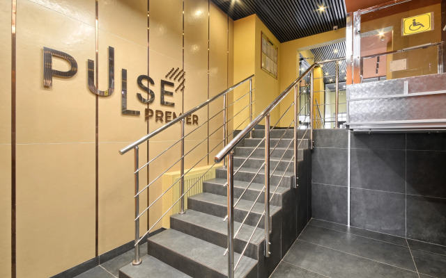 Апартаменты MyHomeYourHome на Дальневосточном проспект 19 к1