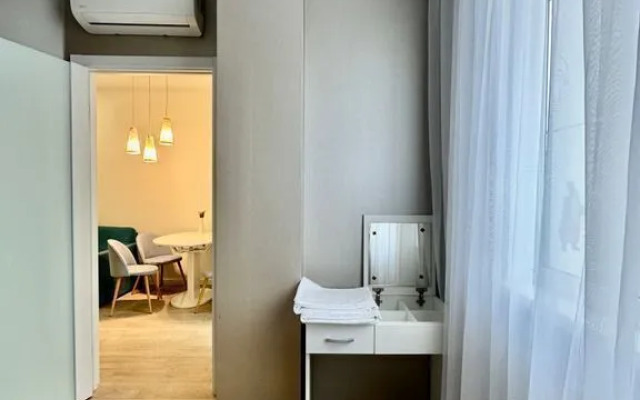 Na Tavricheskoy 7k2 Flat