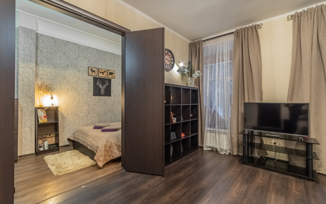 Апартаменты Двухкомнатные апартаменты в центре на Марата