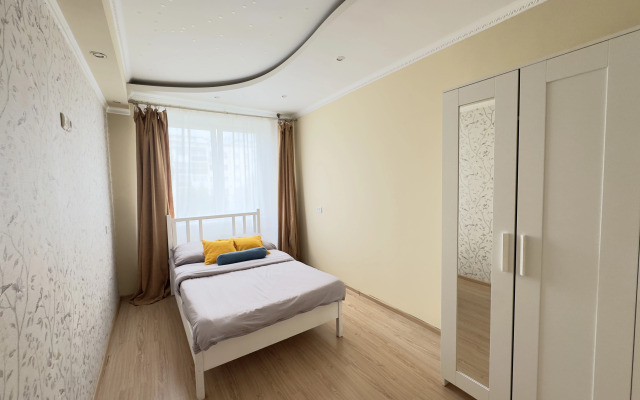 2-Kh Komnatnaya Na Kalandarishvili 40/8 Flat